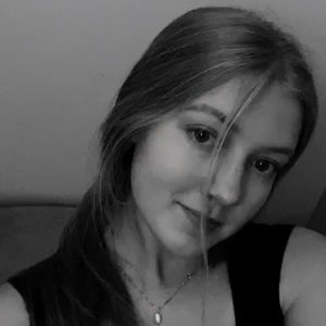 Meet your Posher, Claire